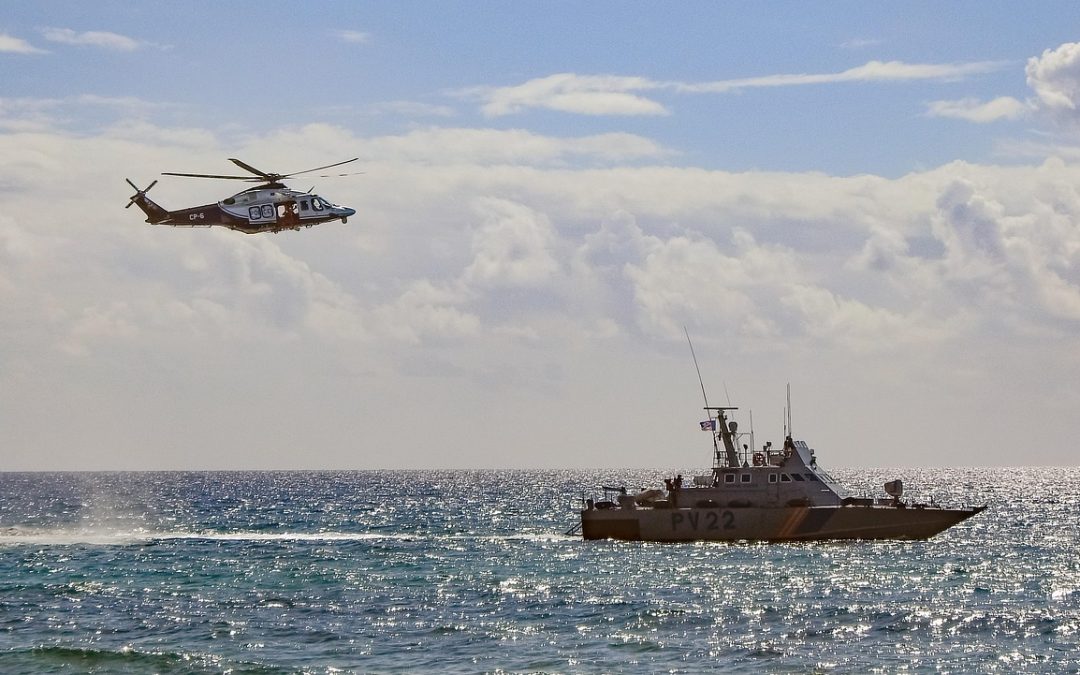 Dinas Damkar Balikpapan Bantu Kecelakaan di Jalan Protokol